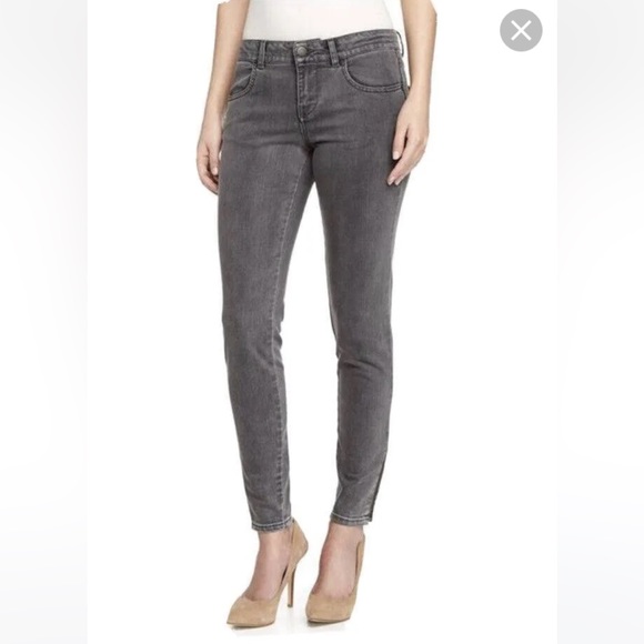 Stella McCartney Skinny Jeans w/Ankle Zipper Size 6/28 Gray Wash LIKE NEW - Picture 3 of 8